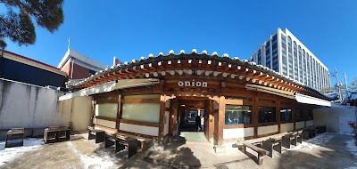 Cafe Onion Anguk