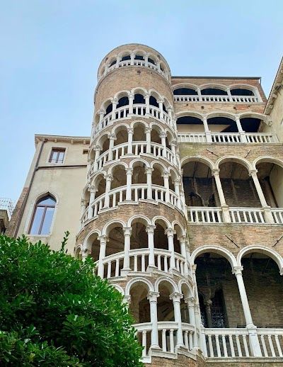 Calle Contarini del Bovolo
