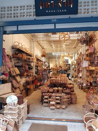 Waroros Market (Kad Luang)