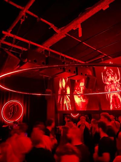 blitz club munich dress code The Blitz spirit is alive and thriving Last week we welcomed an incredible crowd of glamorous guests to celebrate the opening of Blitz: the club that shaped the 80s. From fabulous