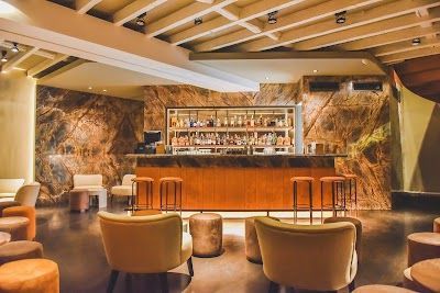 THE ROYAL COCKTAIL CLUB