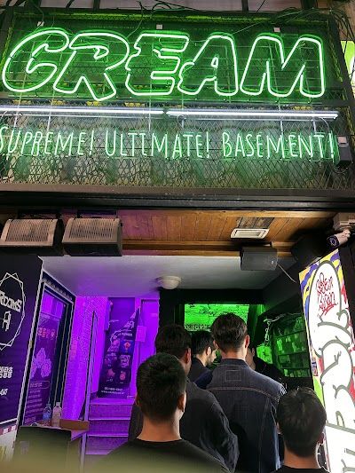 크림 CREAM Basement Club