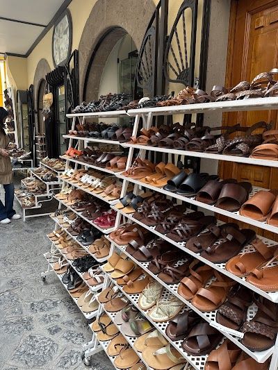 Boutique Three Danari